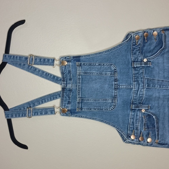 Universal Thread High-Rise Raw Hem Denim Overalls - Picture 6 of 9